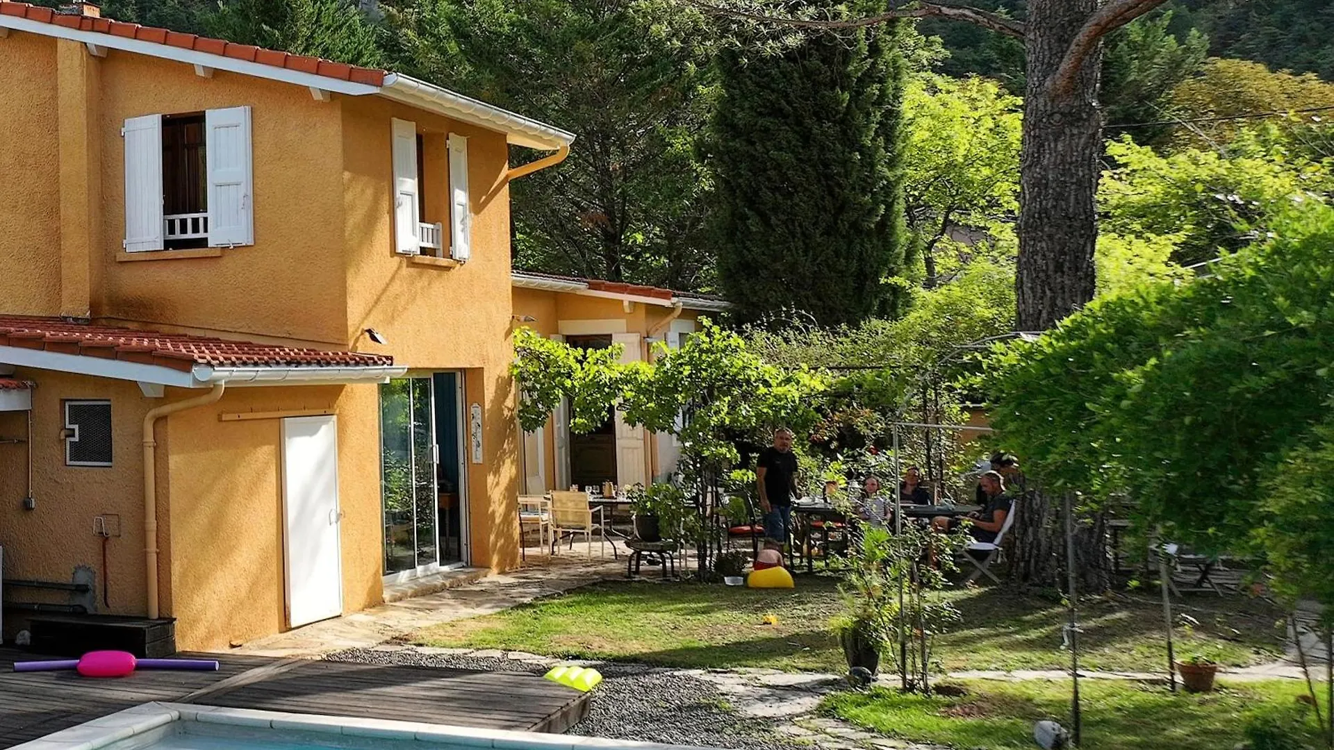 Chambres D'Hotes - Le Pin Des Arches Digne-les-Bains