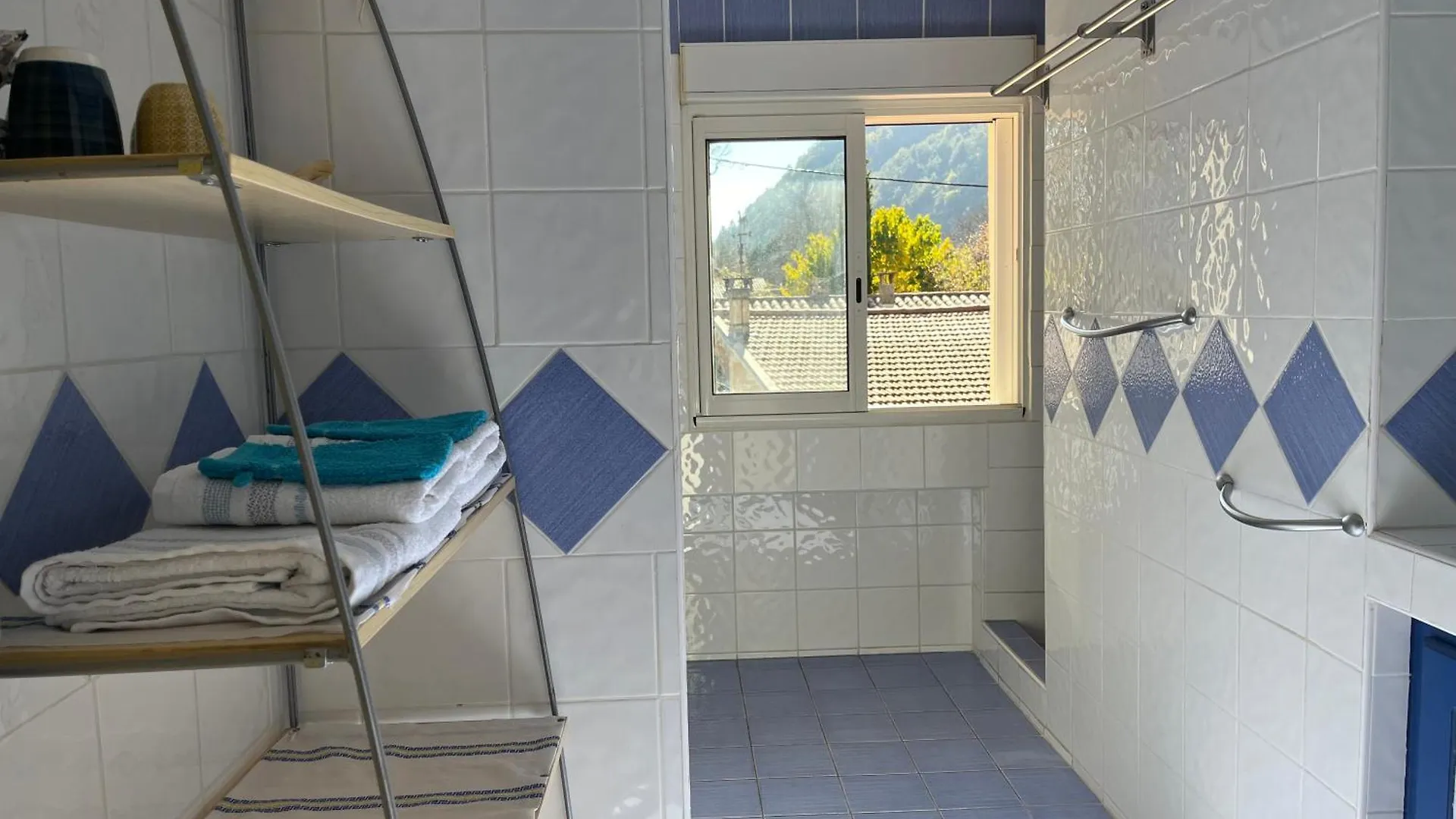 Chambres D'Hotes - Le Pin Des Arches Digne-les-Bains 0*,  France